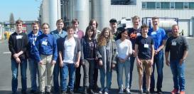Die Teilnehmer aus Hagen, Moers und Wesel mit MILeNa-Betreuer Torsten Beerlink (rechts)