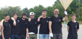 Das Team "Rise" der Astronomie-AG kurz vor dem Start des Stratosphärenballons