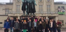Gruppenfoto im Zentrum von Weimar
