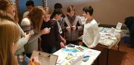 Die Klasse 6c besuchte die Ausstellung zum Thema Cybersucht im Osthaus Museum.
