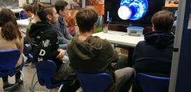 Die Schülerinnen und Schüler im DLR School Lab an der Technischen Universität Dortmund.
