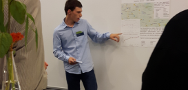 Jonathan präsentiert die Ergebnisse seiner Facharbeit.