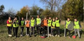 Die Klasse 7b zum Teamfoto beim Juggern in Berchum.