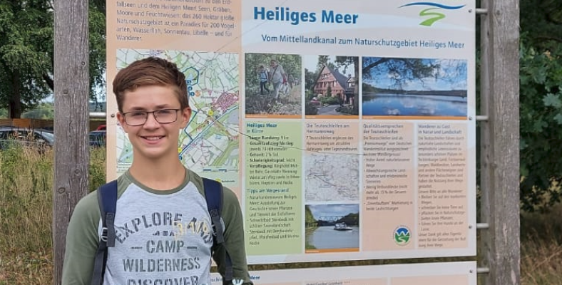 Maxim Akinschin aus der Klasse 7a nahm in den Sommerferien an einem Sommercamp im Naturschutzgebiet Heiliges Meer teil.