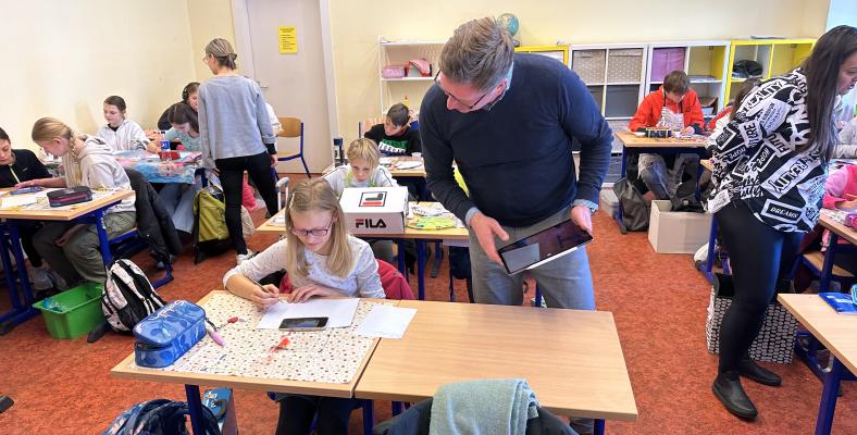Eine Gruppe an Lehrkräften des Fichte-Gymnasiums war in Prag am Thomas-Mann-Gymnasium zum Job-Shadowing.