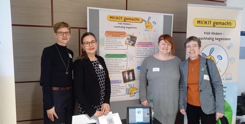 Vom 31.01. auf den 01.02. trafen sich Schulleitungen, MINT-Koordinatoren/-Koordinatorinnen und Lehrkräfte der MINT-EC-Schulen aus ganz Deutschland in Frankfurt am Main