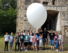 Gruppenbild mit Ballon: die Kamerascheuen blieben im Hintergrund
