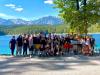 Die Teilnehmerinnen und Teilnehmer der Fahrt nach Füssen mit toller Landschaft im Hintergrund.